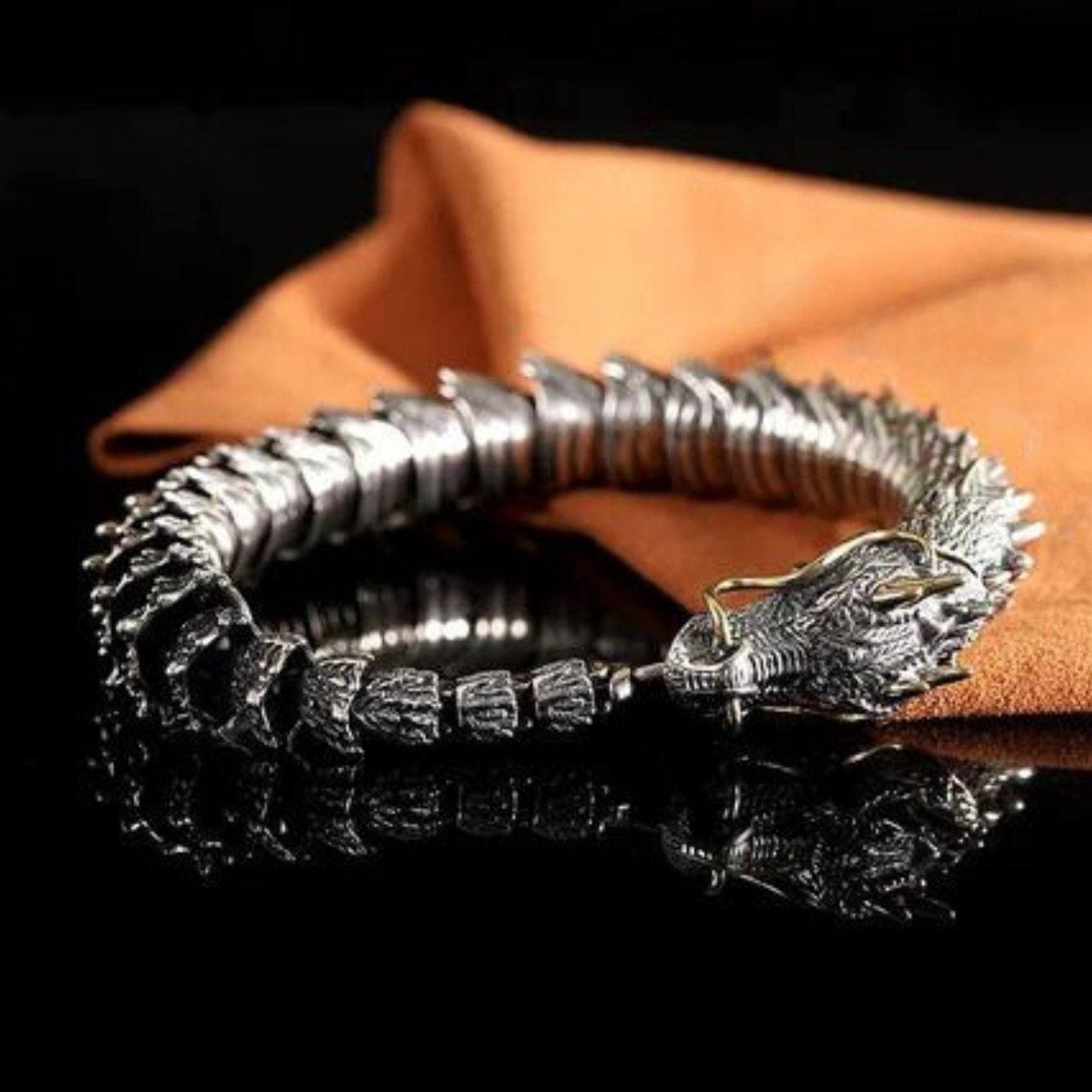 Dragon's Embrace Draak Armband | Voor Kracht en Mystiek